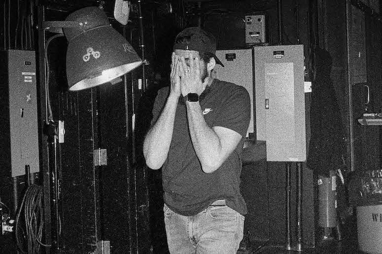 Adib Alkhalidey – Des putes et des voleurs