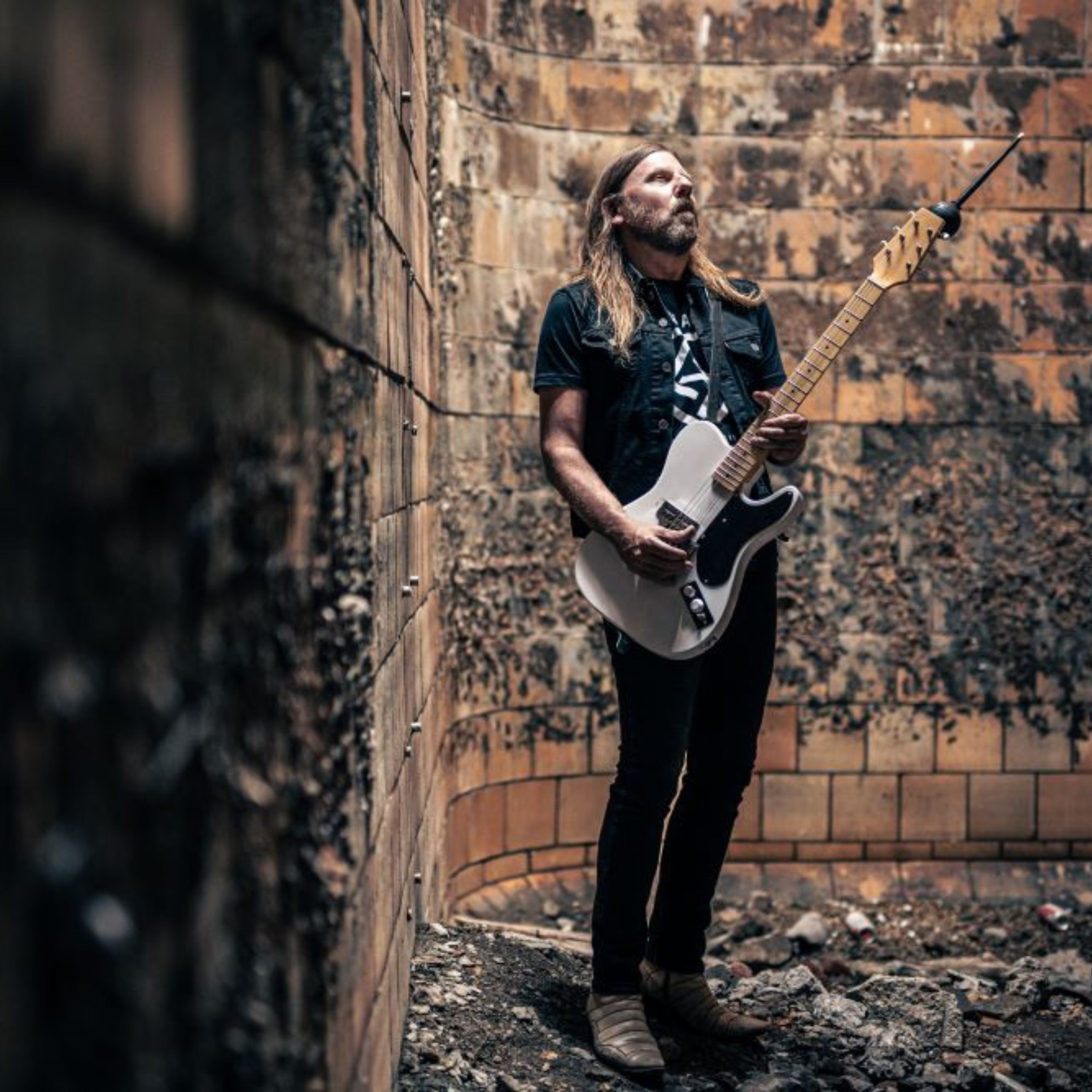 Steve Hill – Hanging On A String