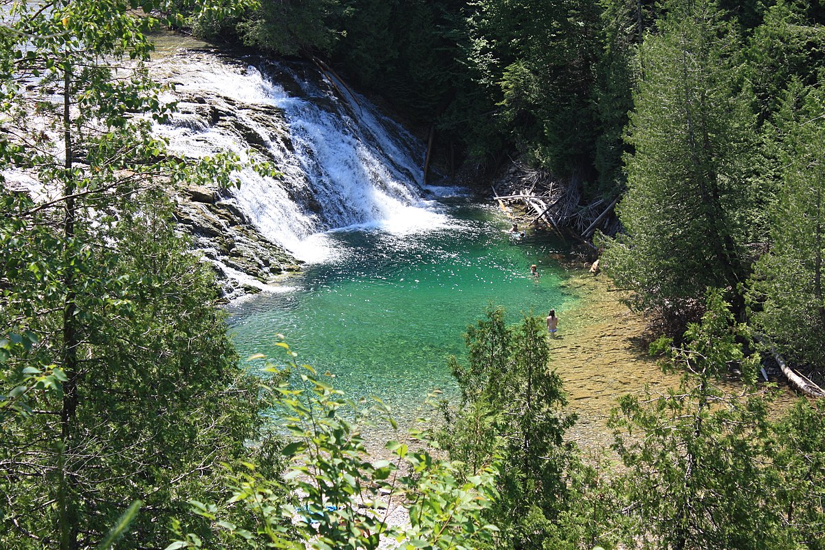 Chute de la Rivière-aux-Émeraudes