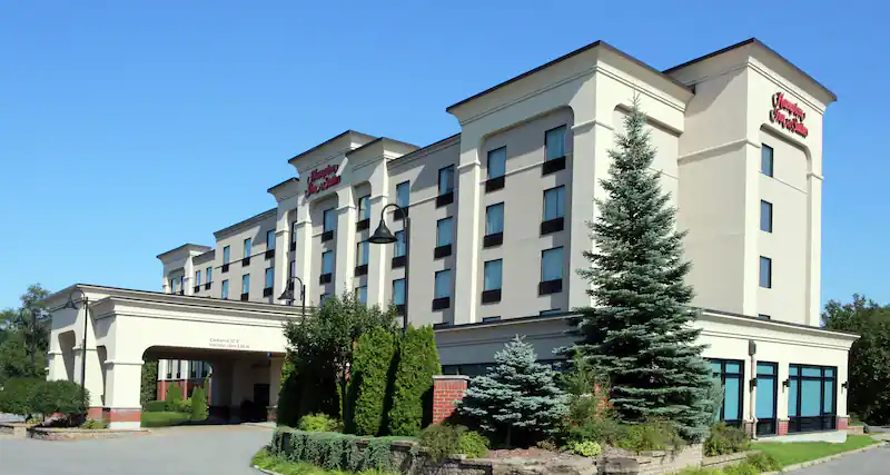 Hampton Inn & Suites by Hilton Laval