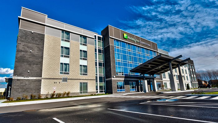 Holiday Inn Express & Suites Vaudreuil