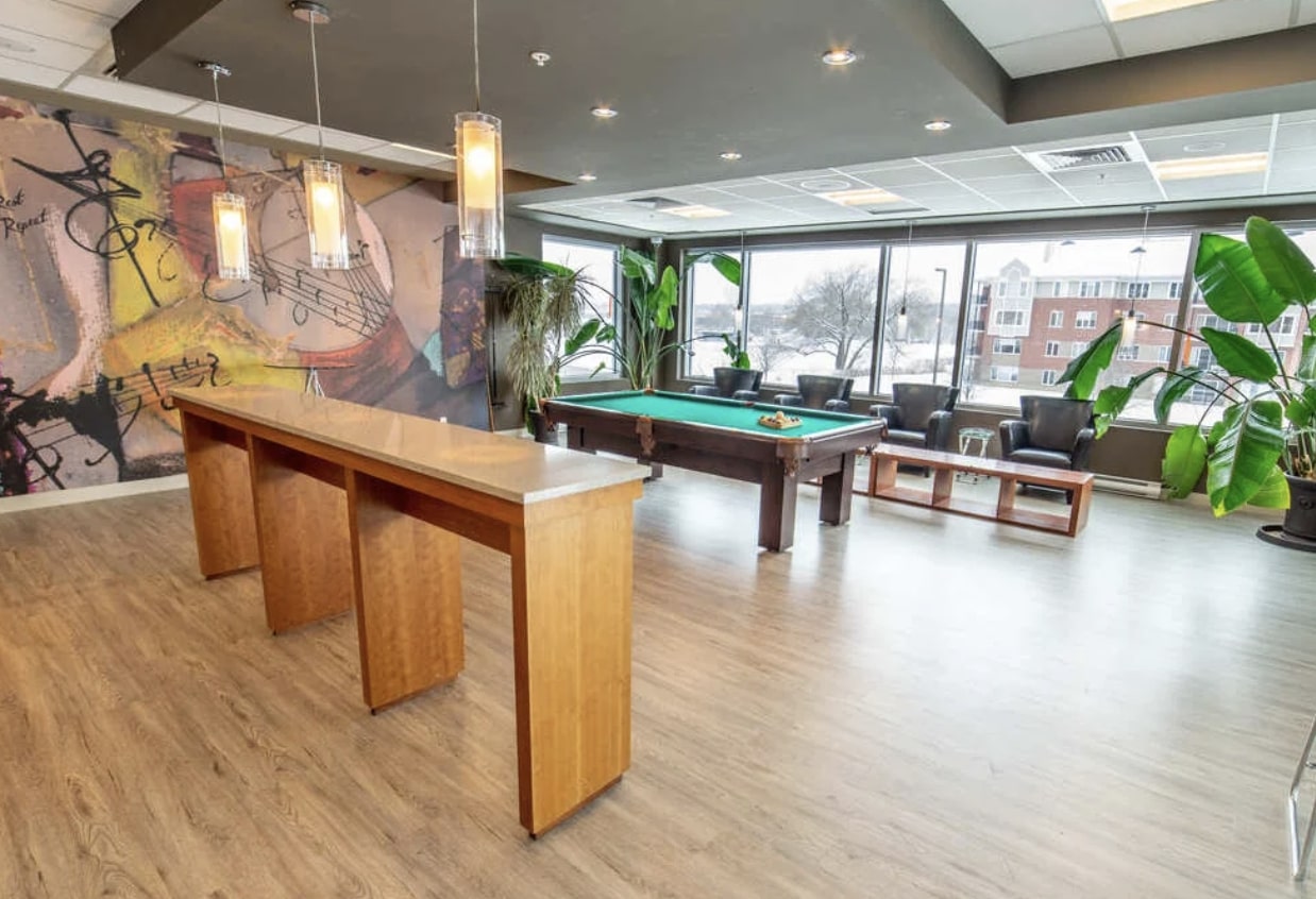 Salon Privilège – LA SCÈNE