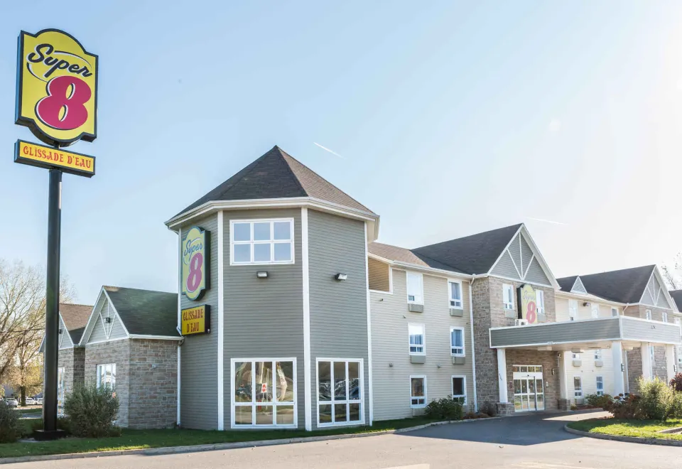 Super 8 by Wyndham Trois-Rivieres